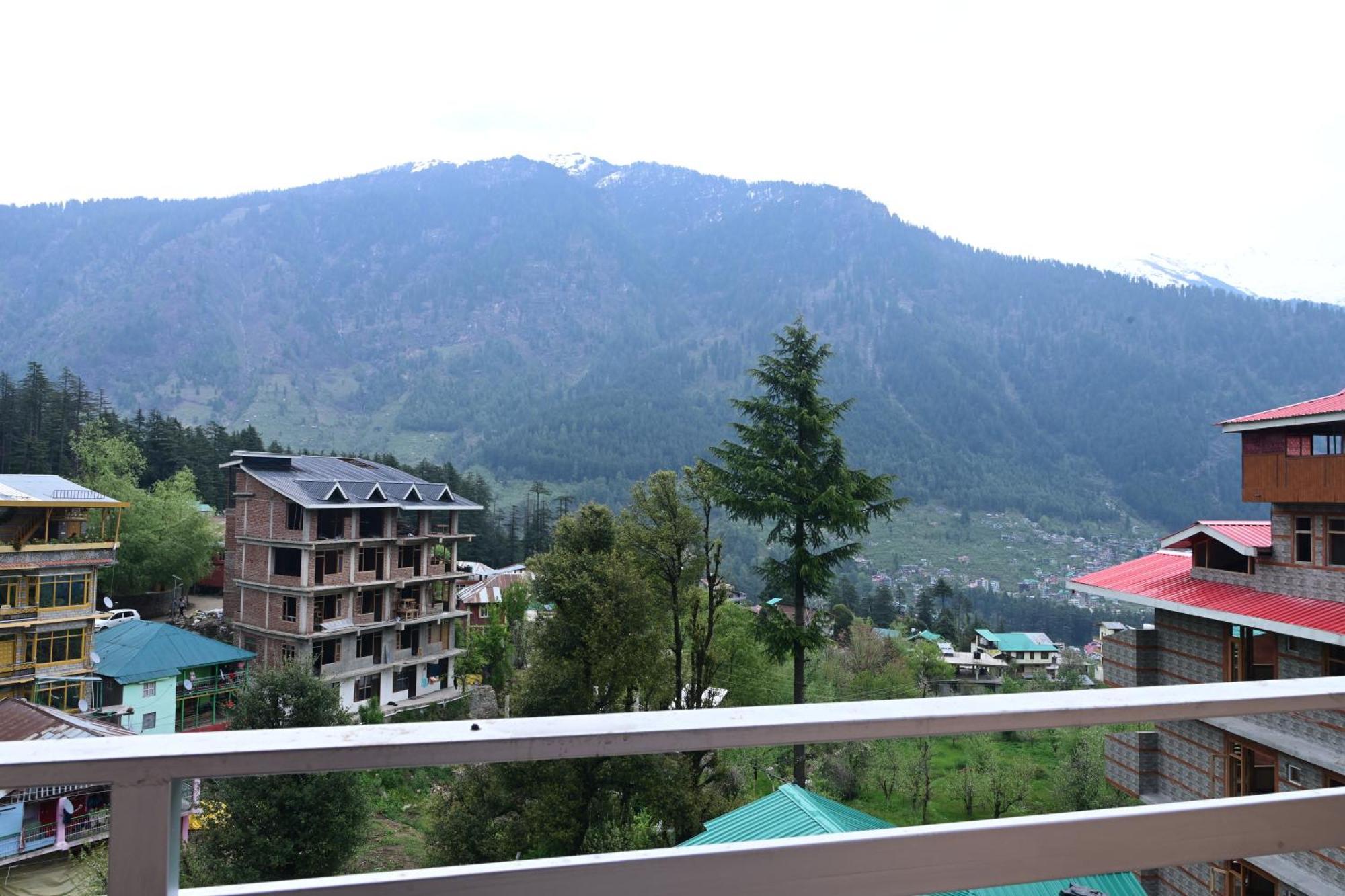 !!! Hotel Nirvana Hills !!! A Luxury Stay With Mountain View!!!Couple Friendly!!! Balcony Rooms!!!Open Terrace With 360 View!!! — Photos 3